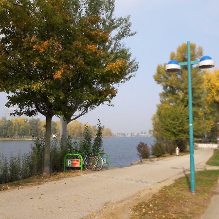 Bungalow At Lake Alte Donau Βιέννη Εξωτερικό φωτογραφία